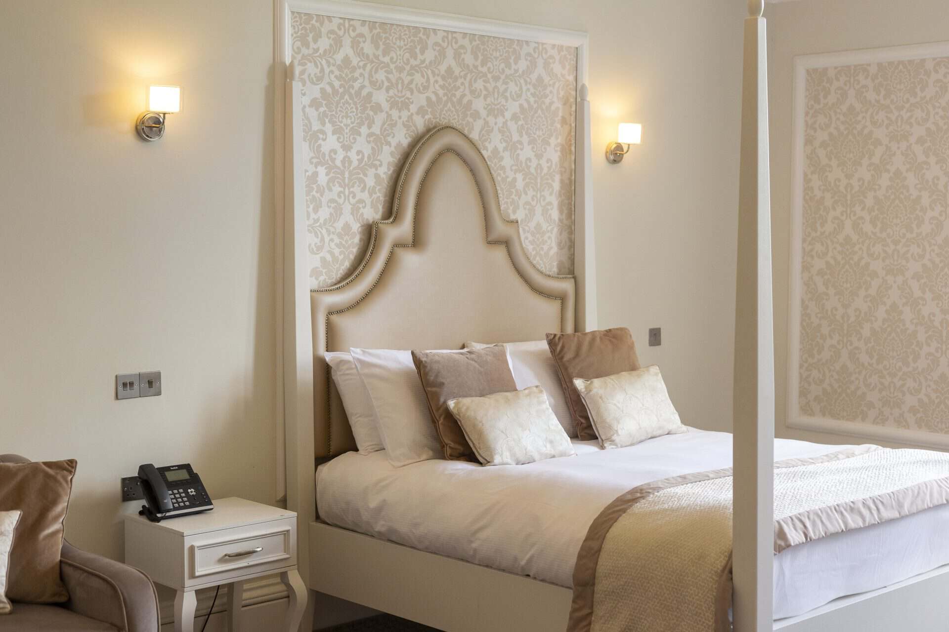 four poster 1
